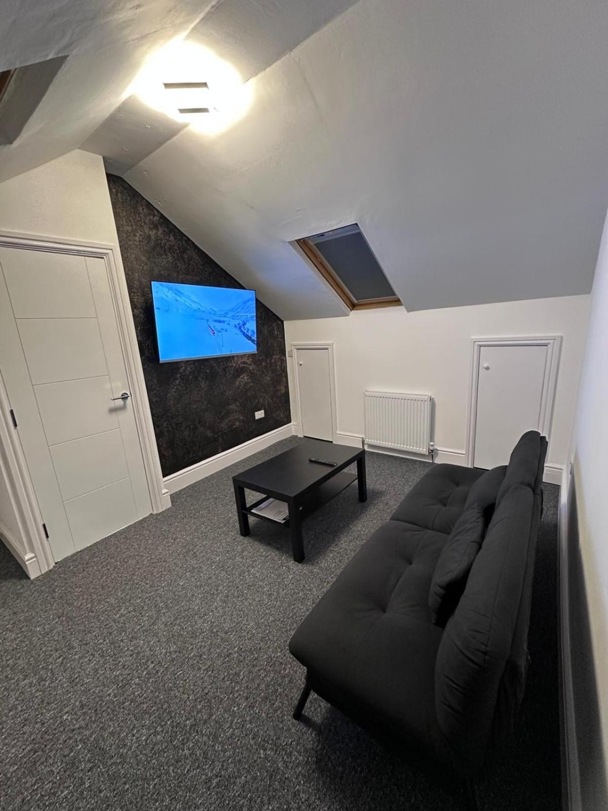 Modern Two-Bedroom Apartment マンチェスター エクステリア 写真